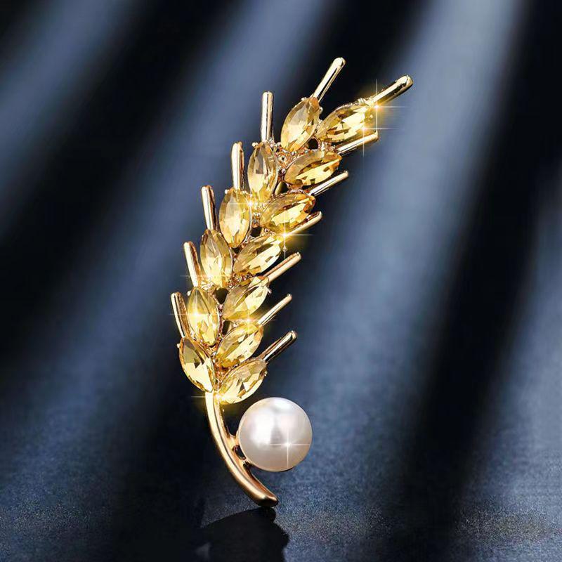 Elegant Luxury Brooch: Versatile and Exquisite Pin for Suit Jackets - Japanese and Korean Inspired Design