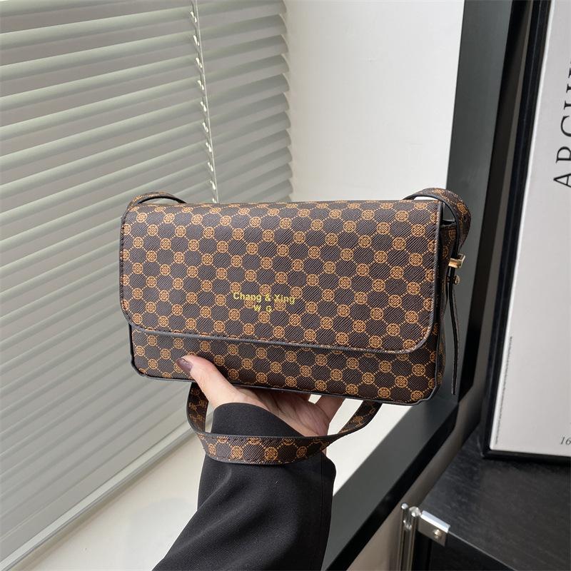 

Ретро текстура новая классика универсальная маленькая квадратная сумка повседневная для работы модная женская сумка на плечо сумка-мессенджер коричневый