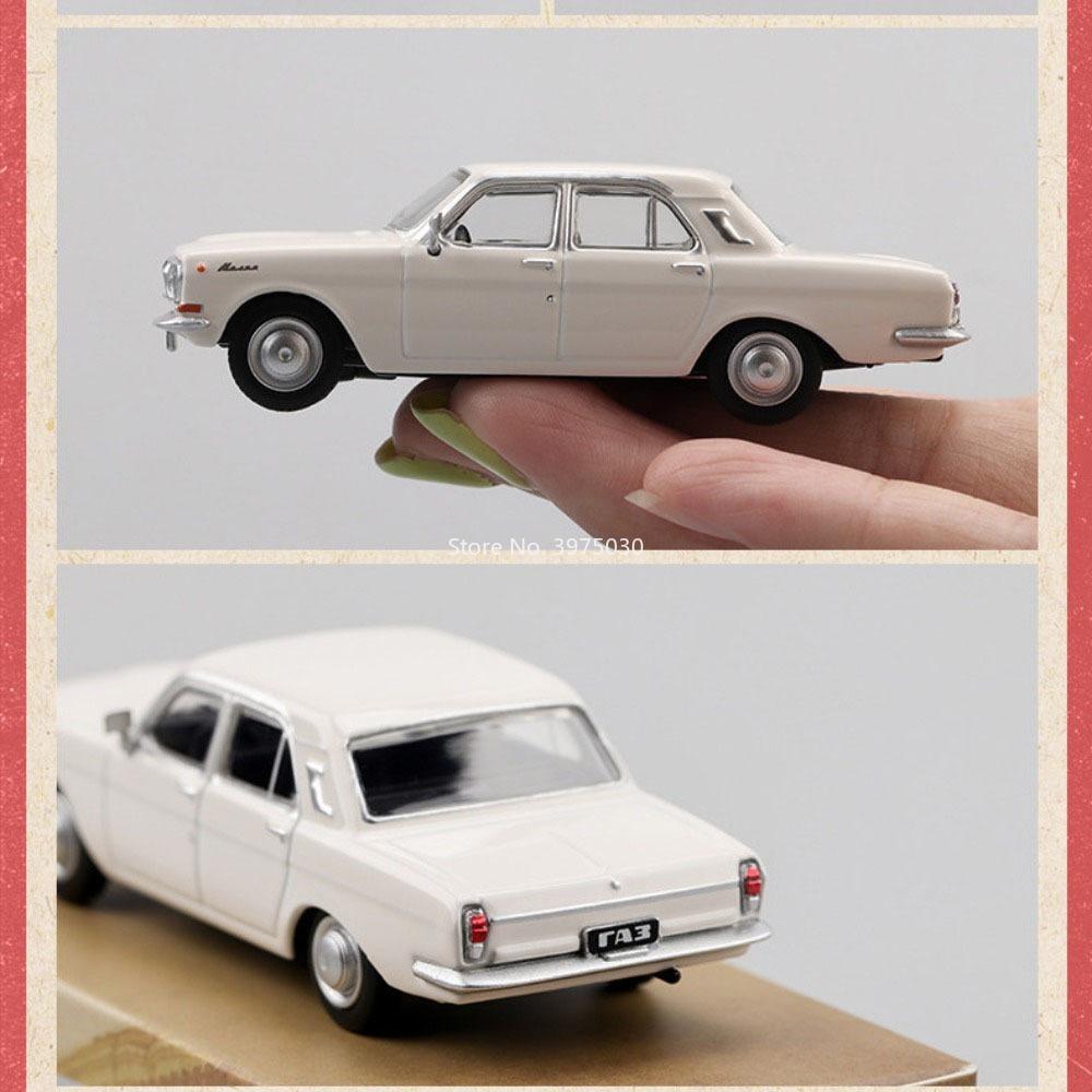 1:64 Scale GAZ-24 Cars Models Toys Wheels Shock Absorption Miniature Vehicles Simulated Interior Model Car for Kids' Edutainment