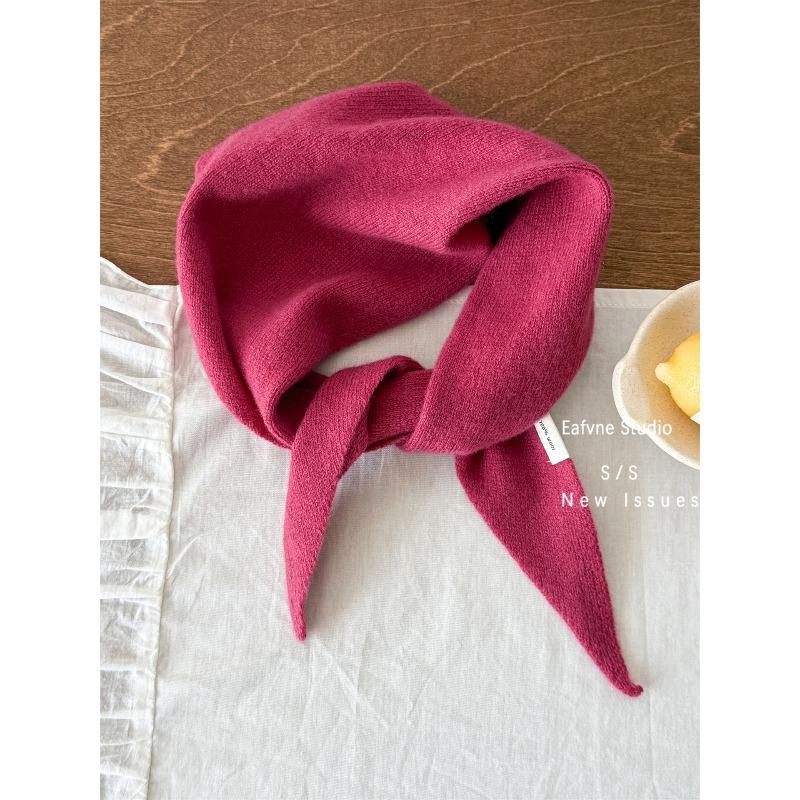 A Versatile and Warm Neckerchief Headscarf Shawl and Scarf for Women in Autumn and Winter