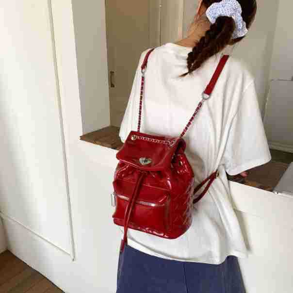 Rhombus bag women's new chain backpack fashion portable bucket bag texture travel backpack