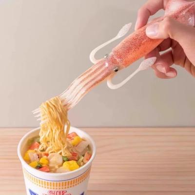Yousheng 2Pcs Squid Noodle Fork Heat-Resistant Antennae Salad Serving Fork Cute Squid Shaped Cooking Tools for Ramen Pasta Salad