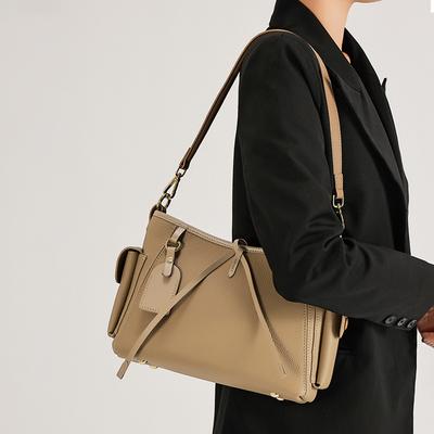 First Layer Cowhide Bag for Women New Fashionable and Versatile Large Capacity Shoulder Bag Niche Design Commuter Crossbody Bag
