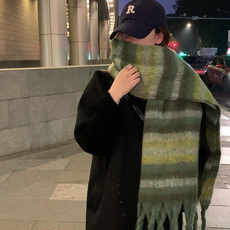 Green Scarf for Women, Thickened and Warm In Winter, High-grade Mahai Plush Scarf, Good with Fringed Shawl.
