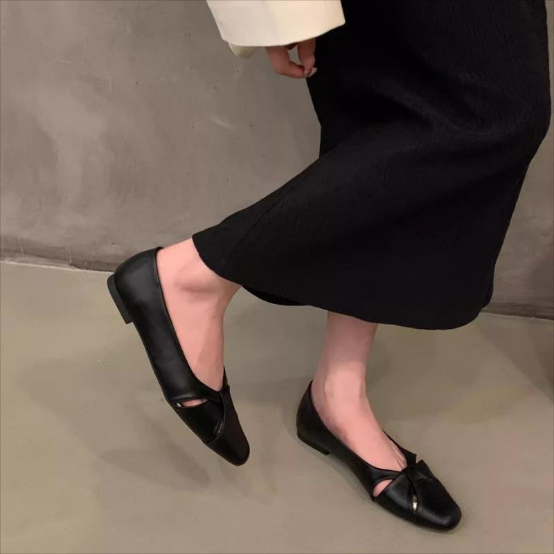Women's Flat Shoes Spring New Square Head Shallow Hollow Soft Sole Anti-slip Wear-resistant Single Shoes