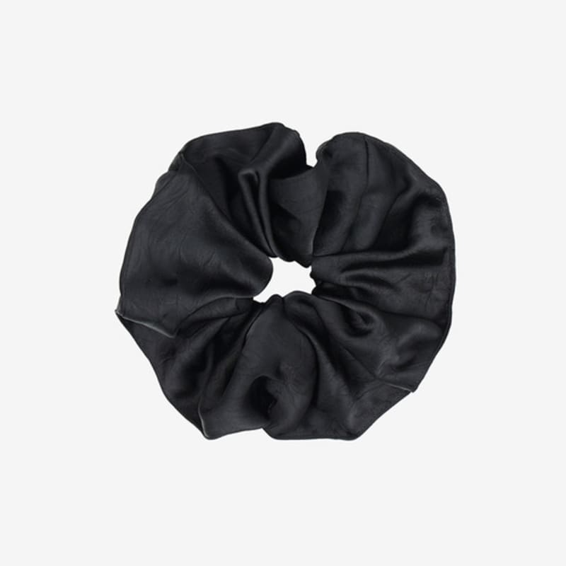 ISABEY Shine Satin Scrunchie (VLAZI7042)