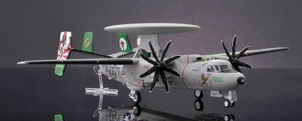 Platz Heller Scale US Navy Hawkeye Special Edition Plastic Model Kit with Japanese Instructions 1/72 E-2C (HE82300J)