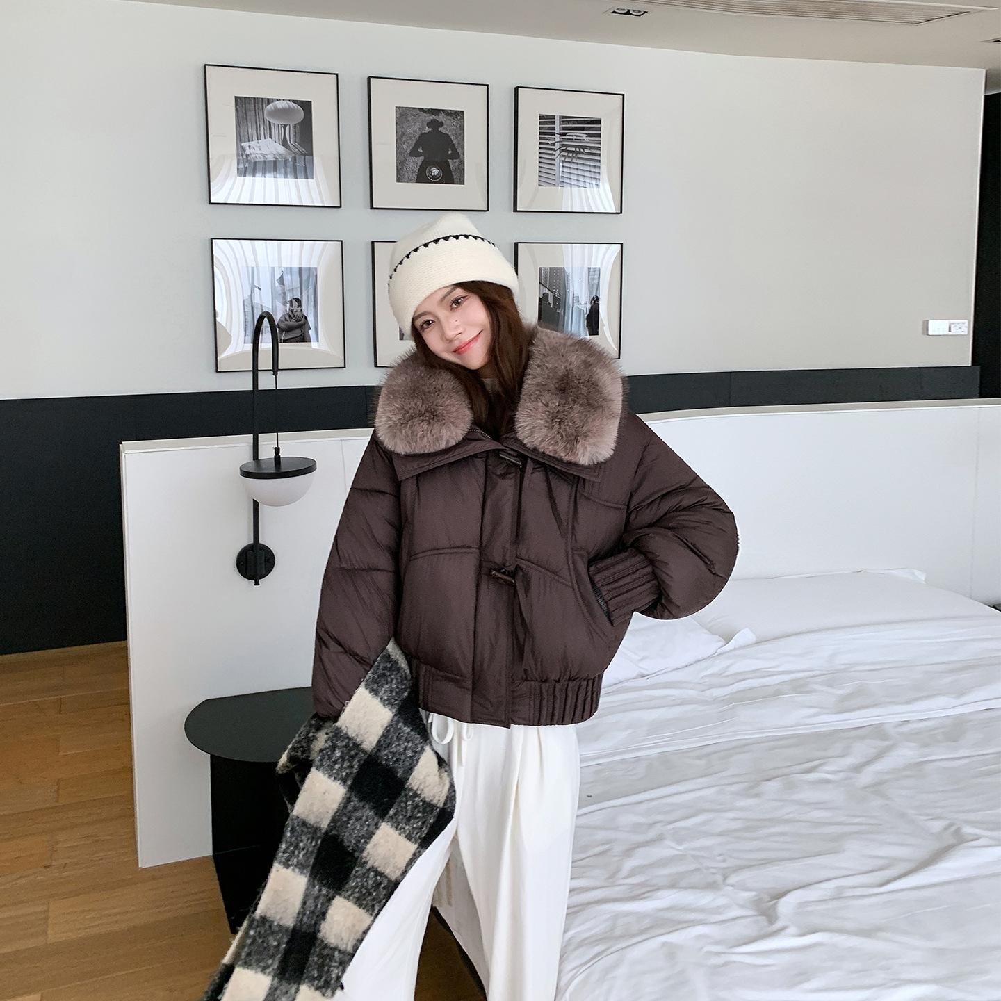 

Женская новая куртка с меховым воротником и лацканами, короткая, холодная, легкая, с утолщенной подкладкой, пушистая, теплая, свободного кроя, из высококачественной ткани, повседневная спортивная хлопковая одежда XX темно-коричневого