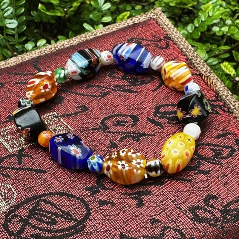 Stabiles Glasperlenarmband Einzigartige verdrehte Designs Tragbarer Komfortschmuck Geschenk für Sie