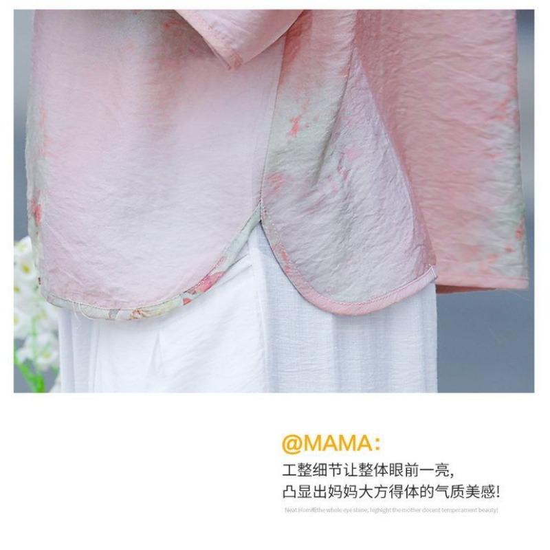Women's Chinese Style Floral Embroidery Blouse Vintage Qipao-Inspired 3/4 Sleeve Loose Top for Middle-Aged
