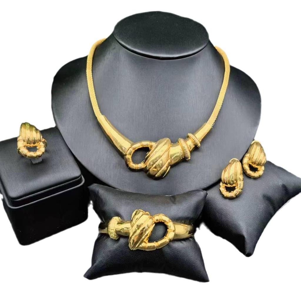 Dubai 24k Vergoldetes Schmuckset: Anhänger, Ohrringe, Armband, Ring - Ideal für indische & afrikanische Bräute