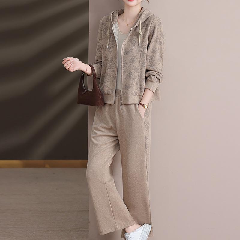 

Mom s 2026 Stylish Hooded Jacket for Middle-Aged & Elderly Women - Casual Spring/Autumn Sportswear 4XL [Recommended 65-72.5 kg] легкие хаки