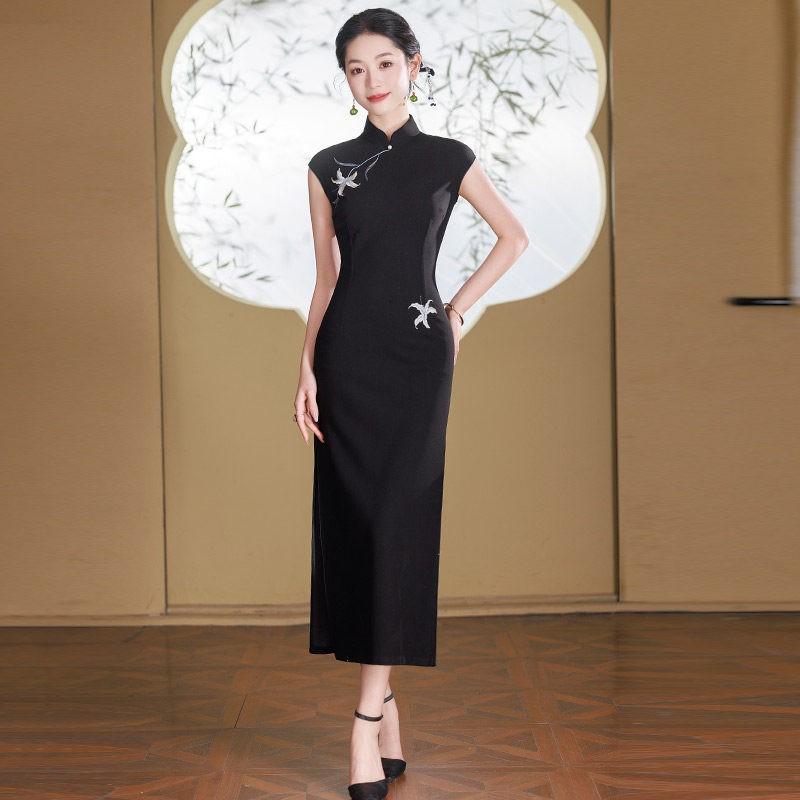 Elegant Black Embroidered Sleeveless Long Cheongsam Dress 2026 Modern Chinese Style Women Medium