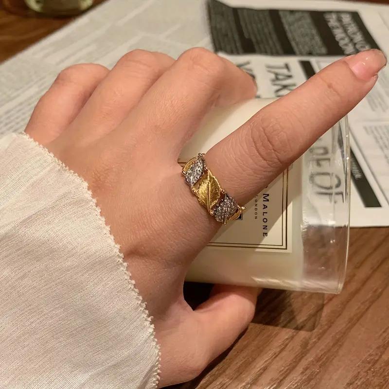 Huitan Two Tone Women Ring Aesthetic Leaf Design Elegant Wedding Party Accessories Inlaid Shining CZ Fashion Luxury Jewelry Gift