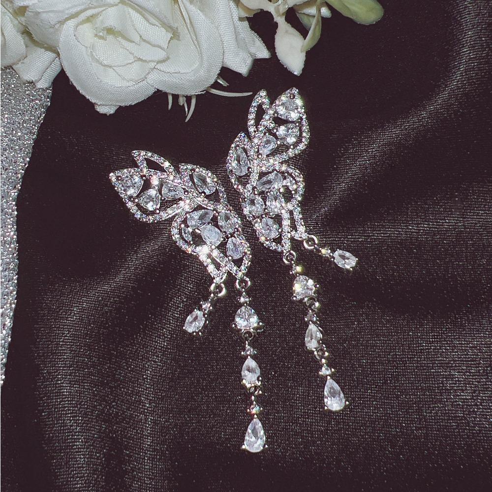 

Dainty Butterfly Tassel Earrings Light Luxury Zircon Wedding Jewelry Elegant Fairy Fashion Stylish Accessory