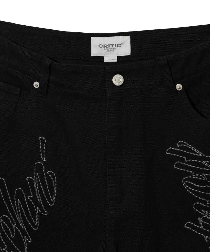CRITIC Lettering Bermuda Pants Black
