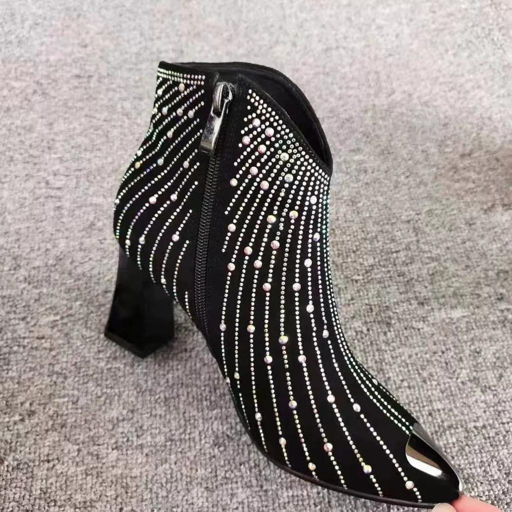 2025 automne et hiver nouvelles bottes en cuir souple et strass velours pointu talons hauts en cristal talon épais mode polyvalent bottes de mode