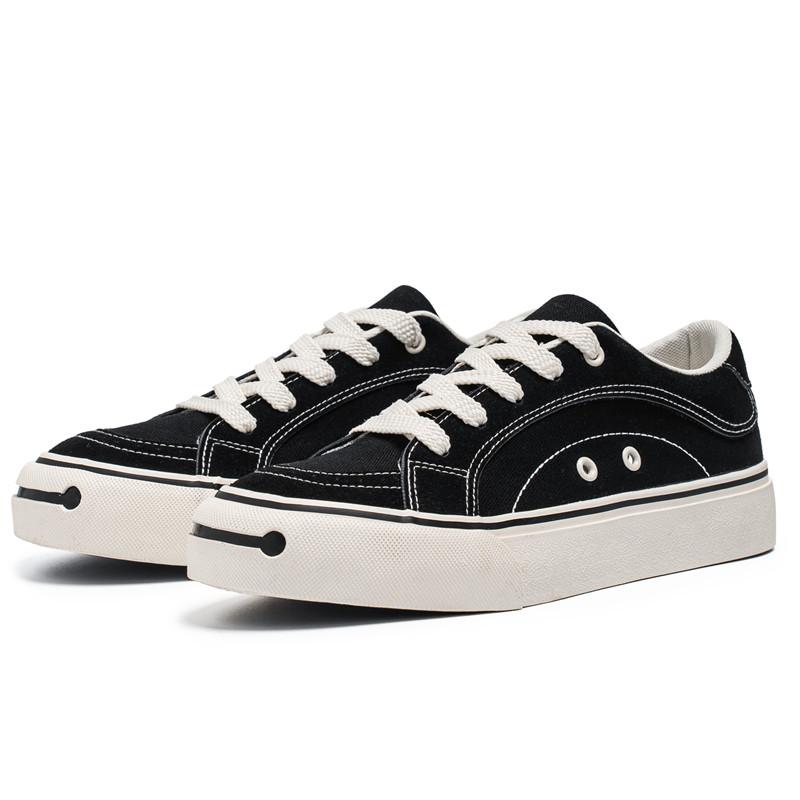 Men's Sports Board Shoes New Casual Canvas Shoes Men's Low Cut Fashionable Thick Soled Height Increasing Casuales Black