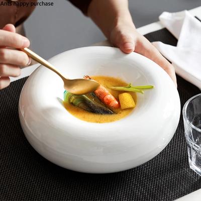 Stoviglie creative in ceramica bianca Ciotola per insalata e dessert Piatto per snack Decorazione da tavola per la casa Piatto per torte Utensili da cucina Porcellana