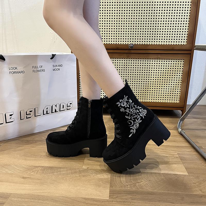 Fashion Spring Autumn Black Punk Platform Motorcycle Boots Women Lace Up Chunky Heel Boots Women Belt Buckle Shoes Women Gothic Shoes