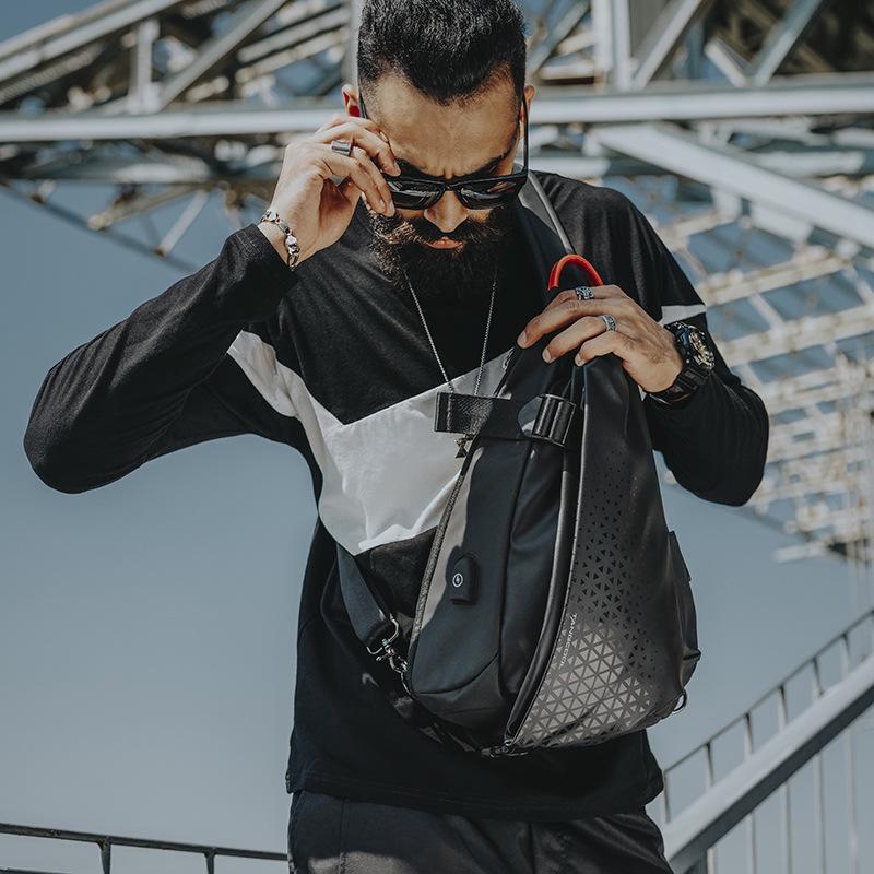TANGCOOL Men's USB Charging Chest Bag - Outdoor Sports Crossbody Shoulder Bag
