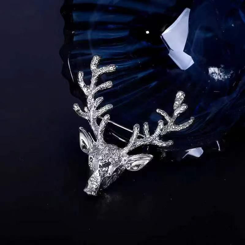 Stylish 'One Deer Has You' Silver Animal Brooch – High-End Fashion Clothing Accessory