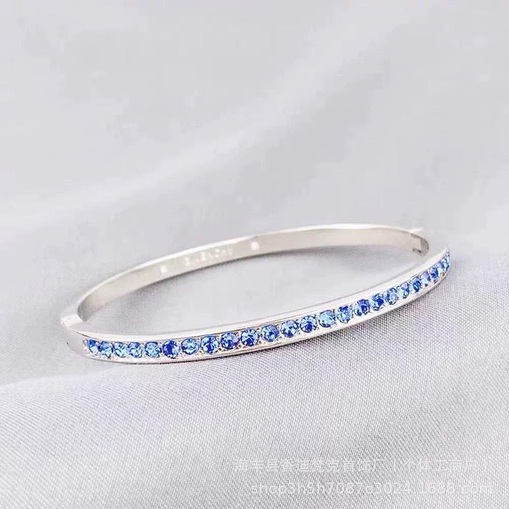 

Exquisite Women s Diamond Bracelet: Versatile, Luxurious, Shimmering Bangle for a High-End, Niche Style Packaging