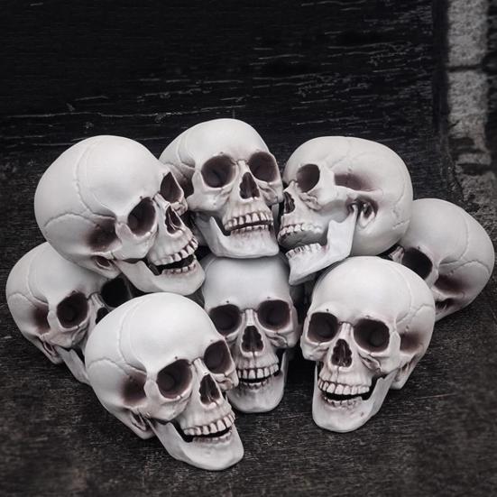 Halloween Skull Head Decor Plastic Realistic Human Skull Figurine for Graveyard Scene Haunted House Bar Home Table Decorations
