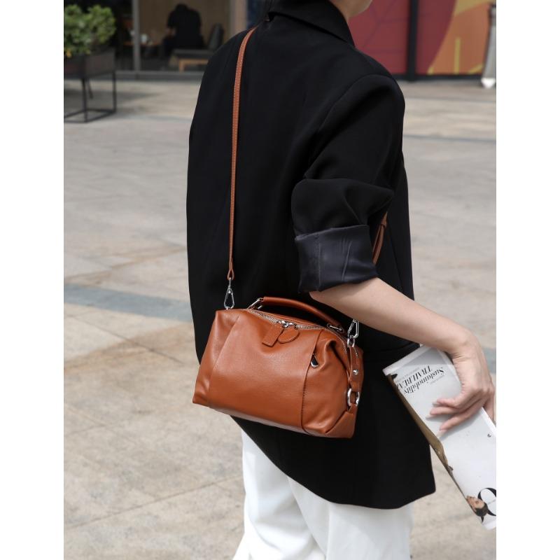 European and American Niche Handbag New First Layer Cowhide Leather Boston Shoulder Bag Versatile Retro Commuter Crossbody Bag