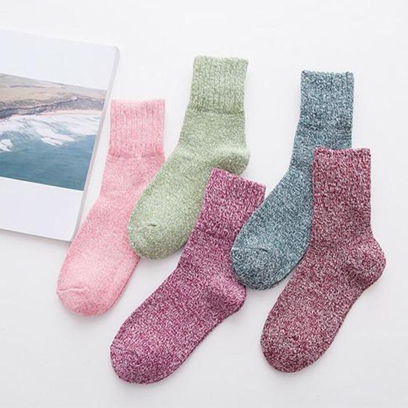 5 Pairs of Solid Color Thickened Warm Wool Socks for Autumn and Winter, Women's Ethnic Style Retro Mid-calf Socks