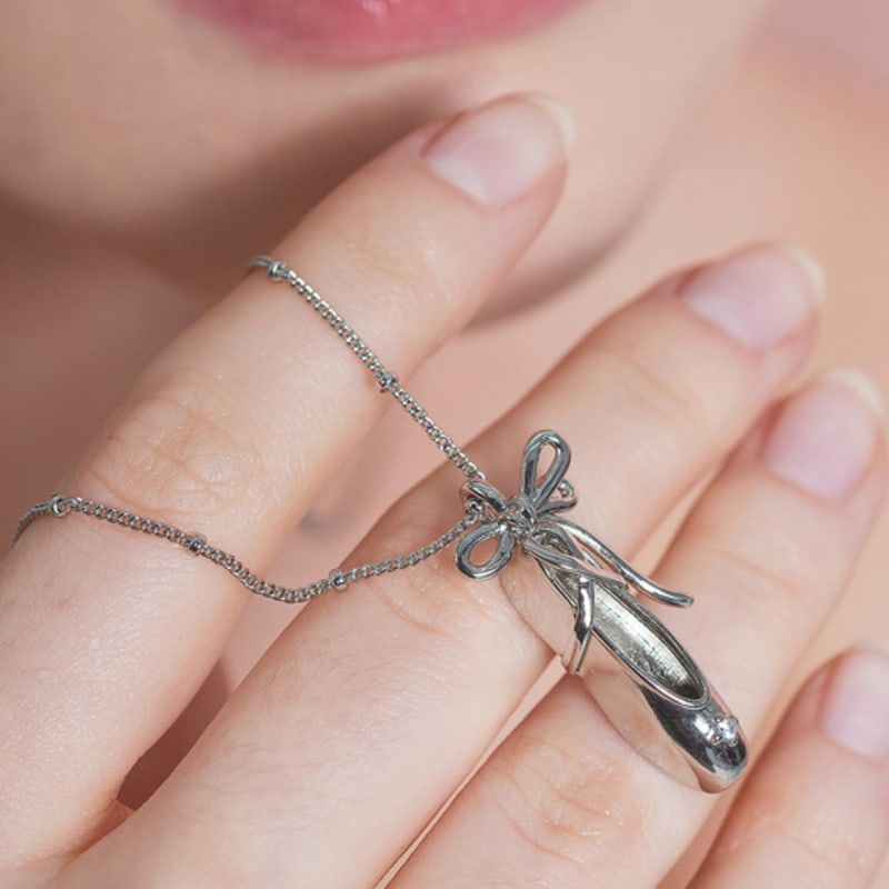

noonoo fingers Ballerina Necklace FREE