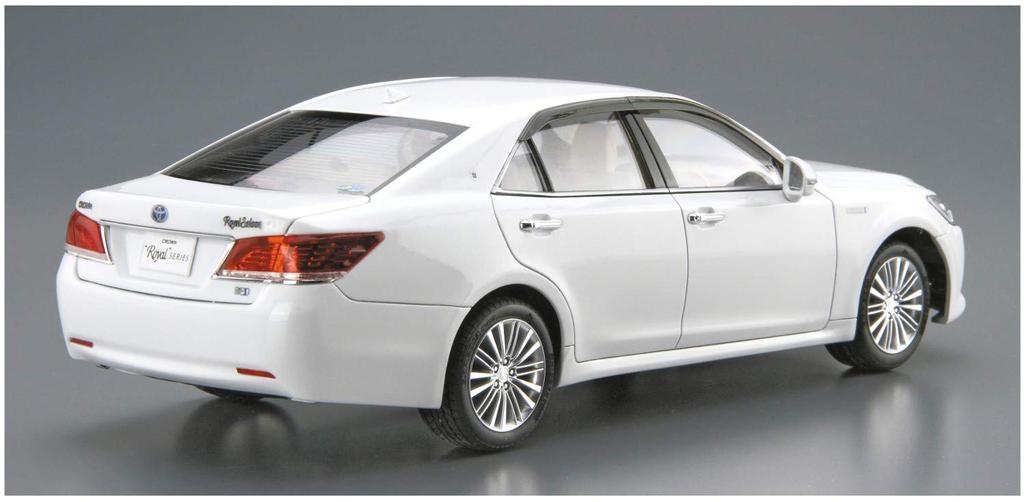 Aoshima Bunka Kyozai Scale The Model Car Series 121 Toyota Crown Royal Saloon G 2015 Plastic Model 1/24 No. GRS210/AWS210