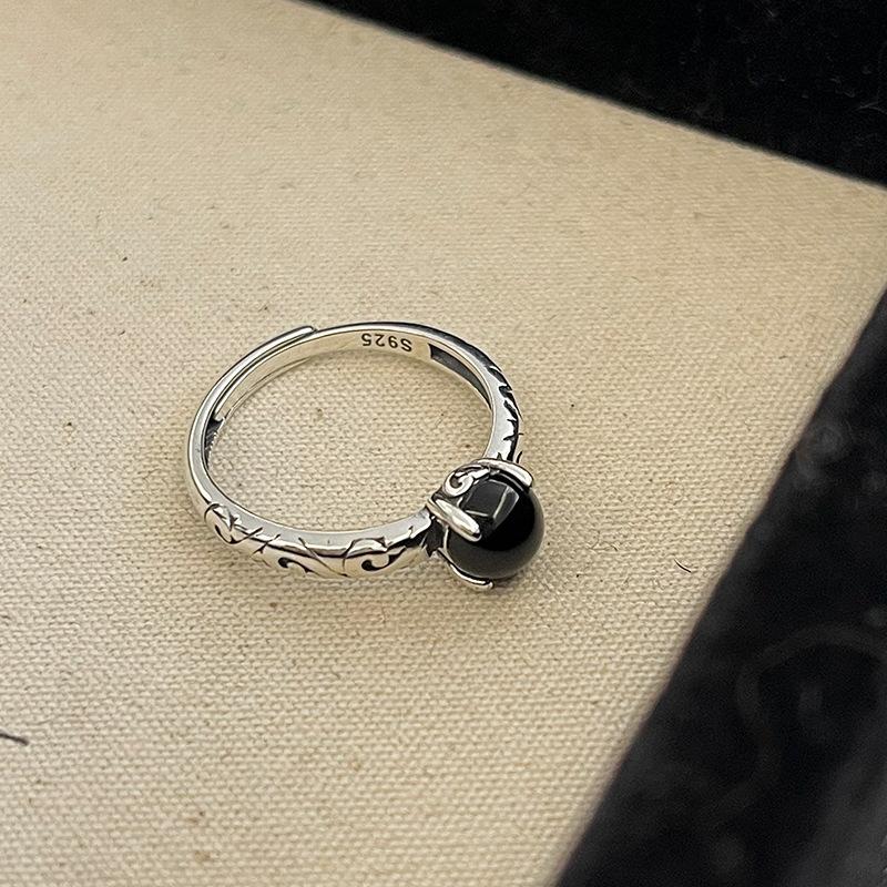 Black Geometric Luxurious Agate Ring For Women With Unique Vintage Charm And Adjustable Size
