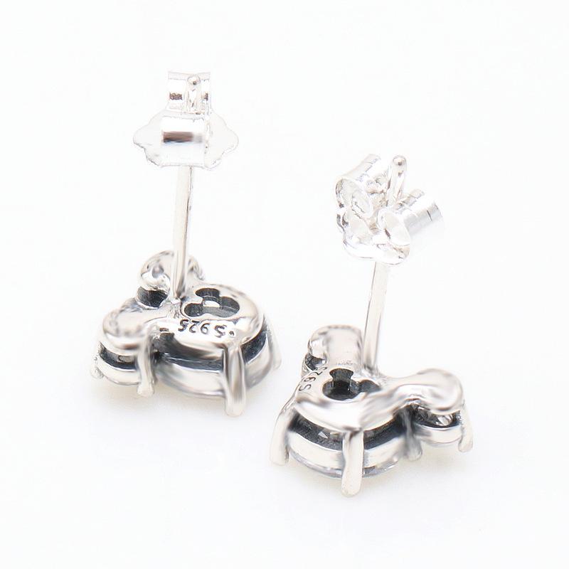 Mickey & Minnie Sparkling Stud Earrings - Fashionable Valentine's Day Gift for Women