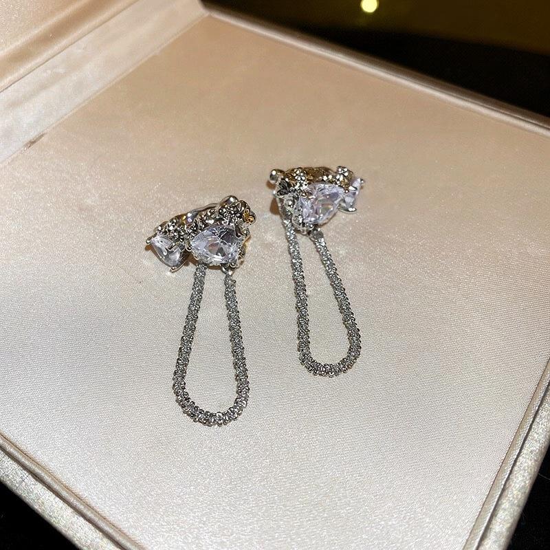 Luxury Zircon Irregular Heart Ear Clip: No Piercing, High-End Design for Women’s Ear