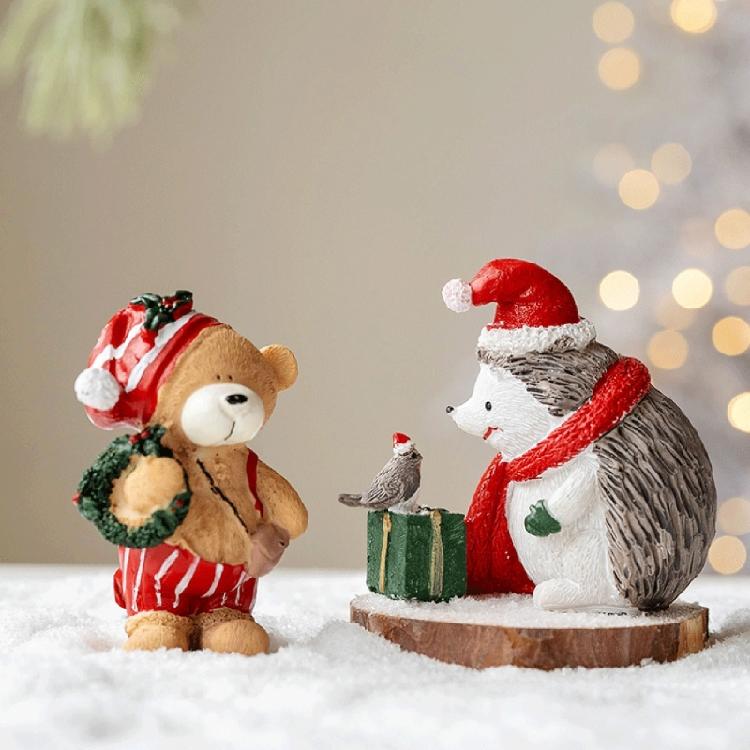 Festival Colorful Christmas Houses Tree Bear Statue Resins Miniature Figurine Ornament Seasonal Holiday Desktop Decors