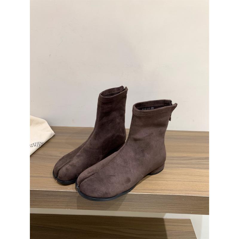 

Coarse heel split-toed pig s trotters suede skinny boots short boots women s boots 2025 autumn and winter French small bare boots Martin boots 40
