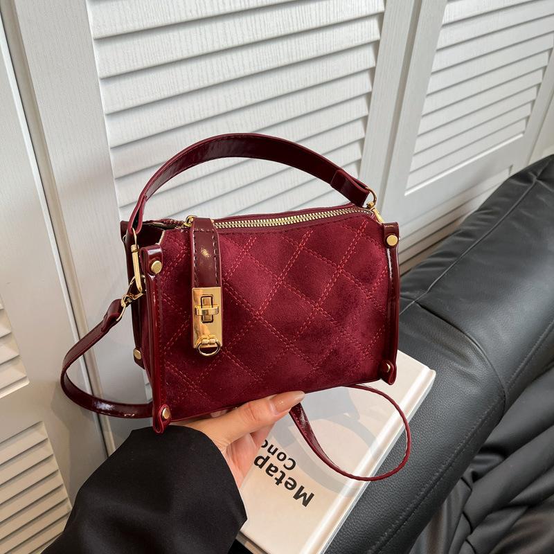 This year's popular small bag women's 2025 autumn new fashionable simple retro broadband shoulder messenger bag pillow bag