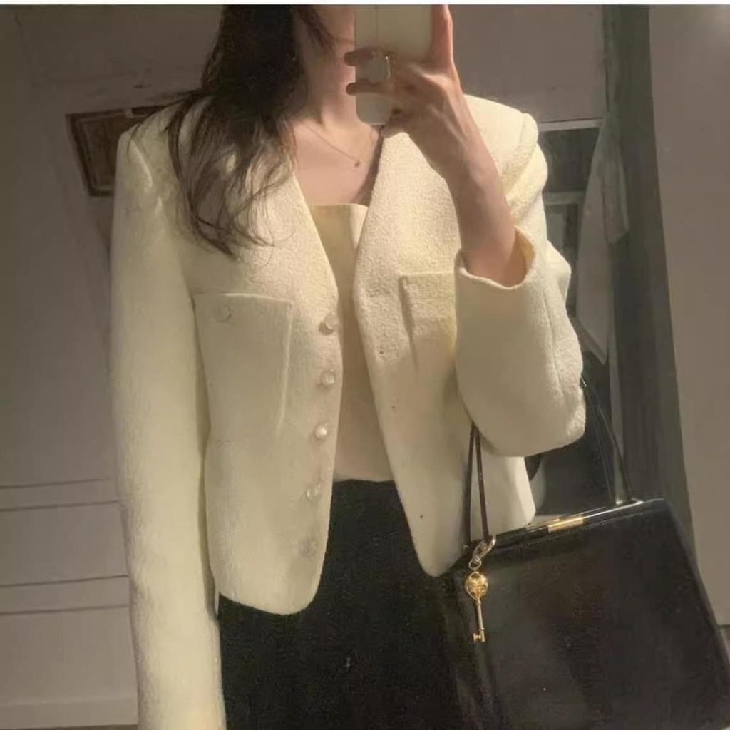 Elegant Korean Autumn/Winter Fashion: High-End Short Shoulder Long-Sleeve Women's Jacket