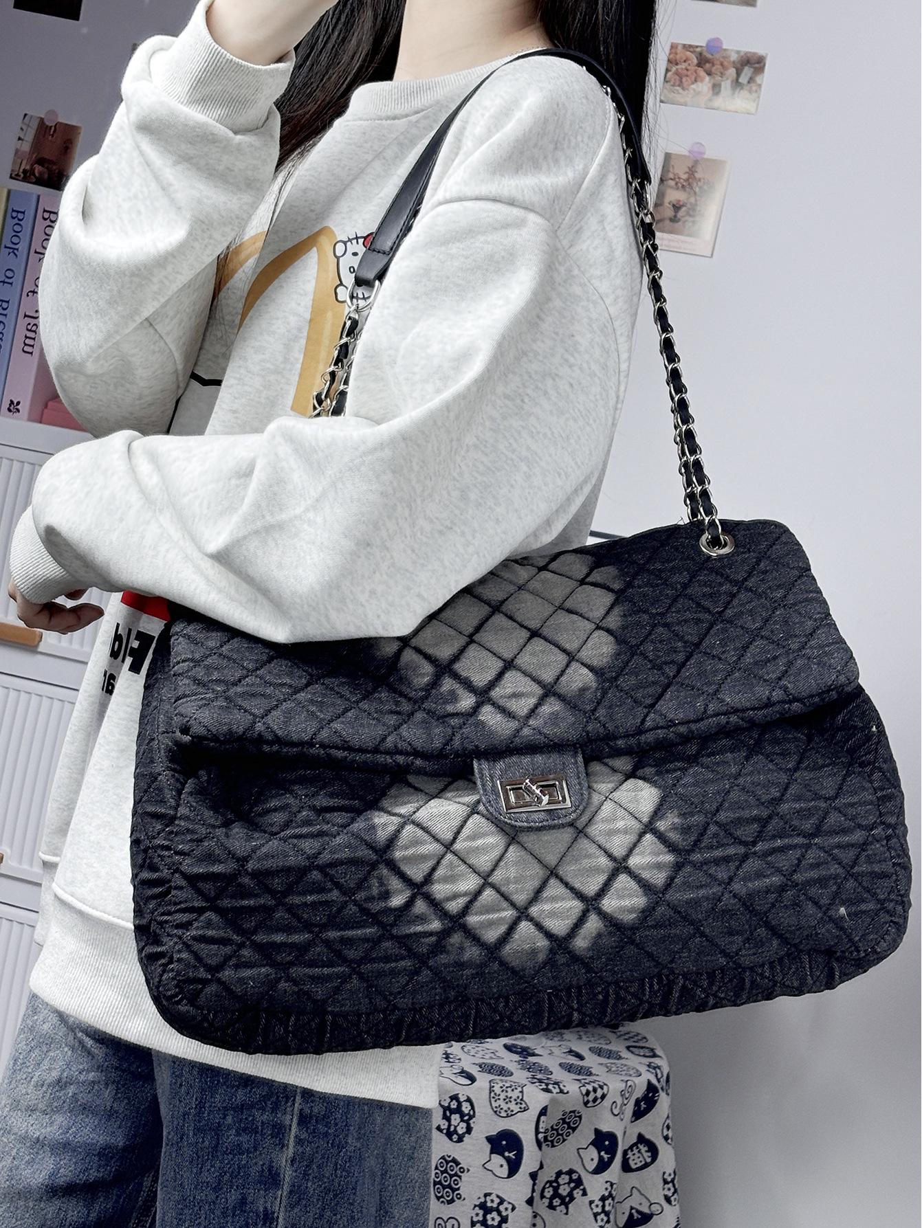 

Модная стеганая сумка-хобо из денима с эффектом чернильной стирки 2024: Цепочная сумка через плечо большой вместимости