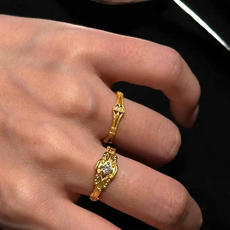 Exquisite Diamond Studded Geometric Female Ring Couple Style Yellow New Design Light Luxury Fashion Rings for Women Jewelry Gift