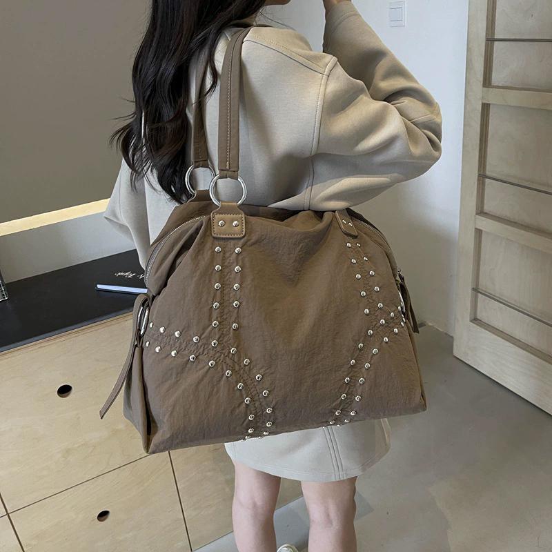 Fashionable Nylon Rivet Underarm Tote Bag Women's Large Capacity Shoulder Commuter Bag Autumn Trend Pure Color Bags Handbag KTB