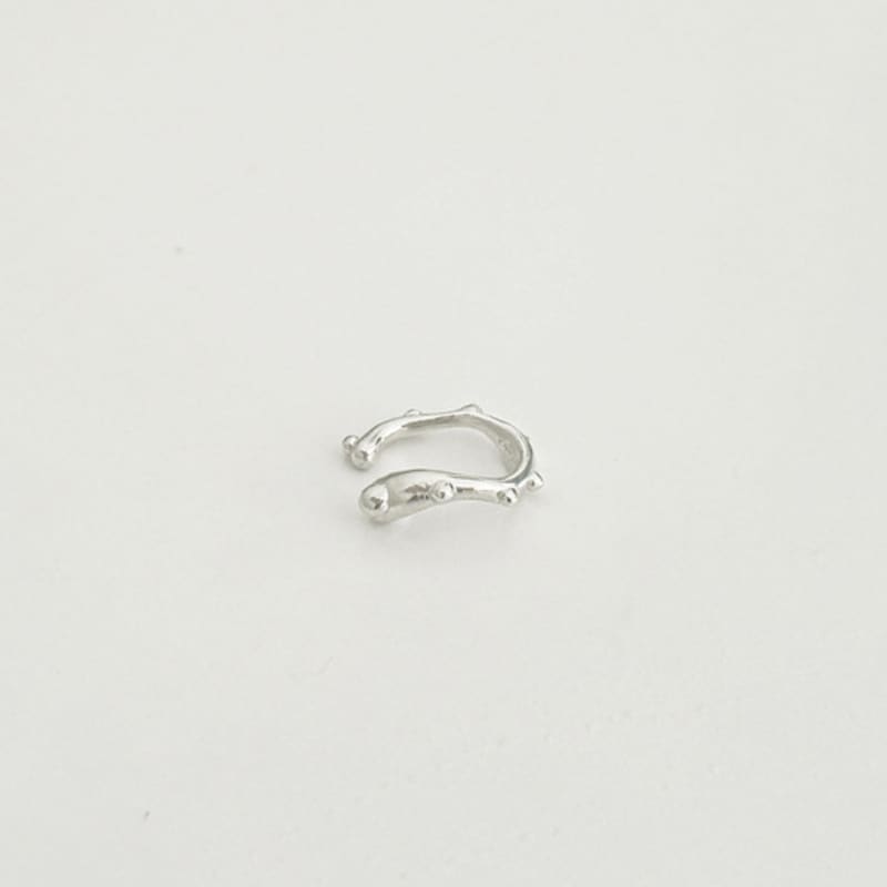 STILL INSTANT Rose with Dew - Earcuff 02