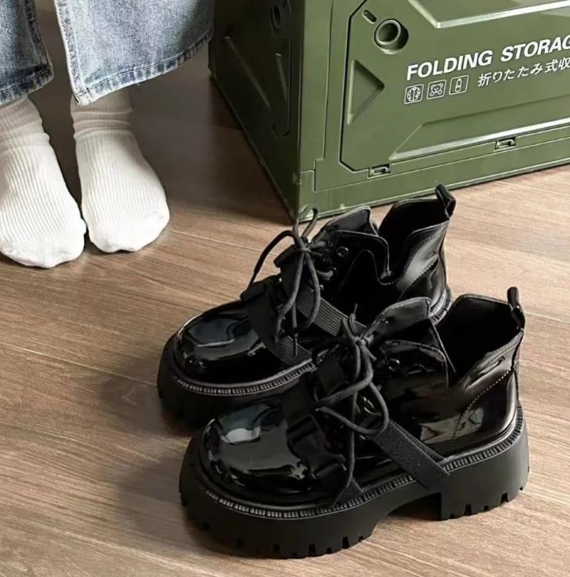 Fashion Black Riding Boots Women Autumn New Thick Soles with British Style Booties Sweet Cool Little Booties Platform Shoes Western