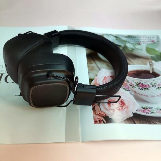 1 Set Wireless Headset Luminous Earphone Active Noise Reduction Bluetooth-compatible Headphone for Music Call