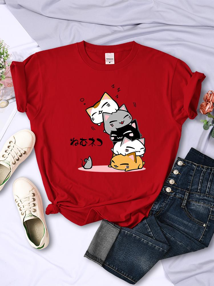 Cute Stacked Cats Sleeping Don'T See The Mouse Print Women T-Shirt Comfortable Soft Tops Creativity Fashion Womans Tee Clothing