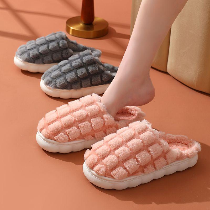 Winter Cotton Slippers for Women and Couples Home Anti Slip and Warm Woolen Slippers for Men