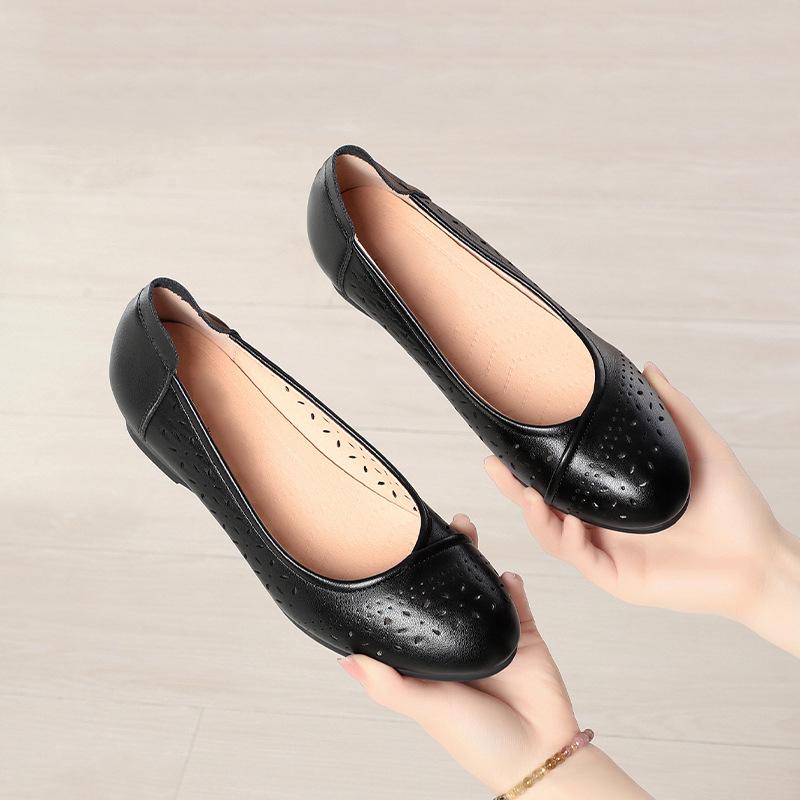 Soft Sole Mother Shoes Summer Hole Sandals Soft Leather Comfortable Leather Shoes Breathable Single Shoes Middle-Aged Elderly