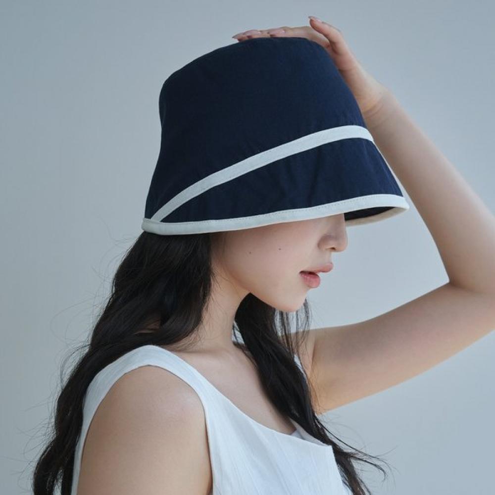 ALLINCOMPLETE Contrast Line Moon Bucket Hat  2 Colors 