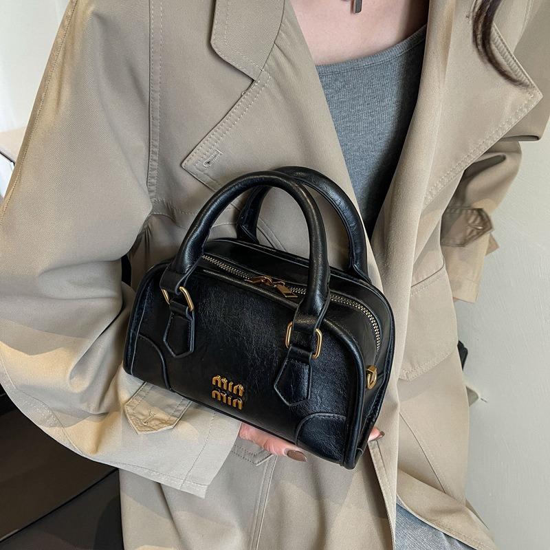 Retro small bag women's new high-end versatile commuter messenger bag fashionable portable small square bag